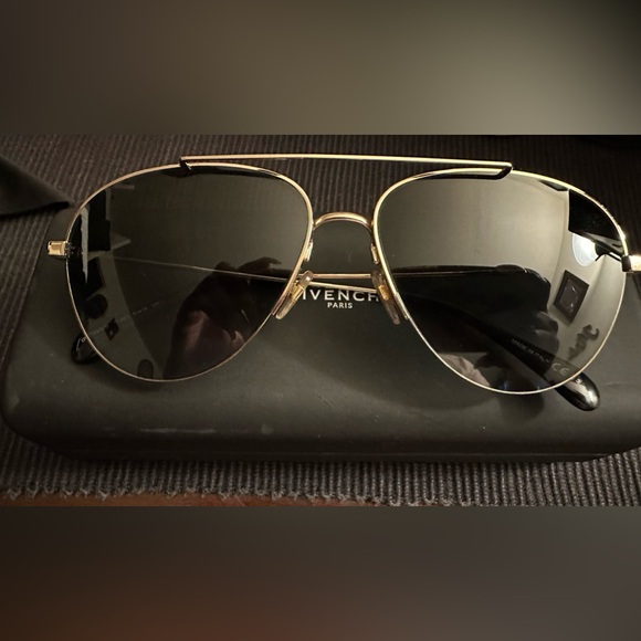 Givenchy unisex GV Speed Aviator-Style Metal Sunglasses - Picture 1 of 6